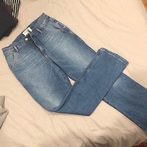 Frame 10in High Rise jean
